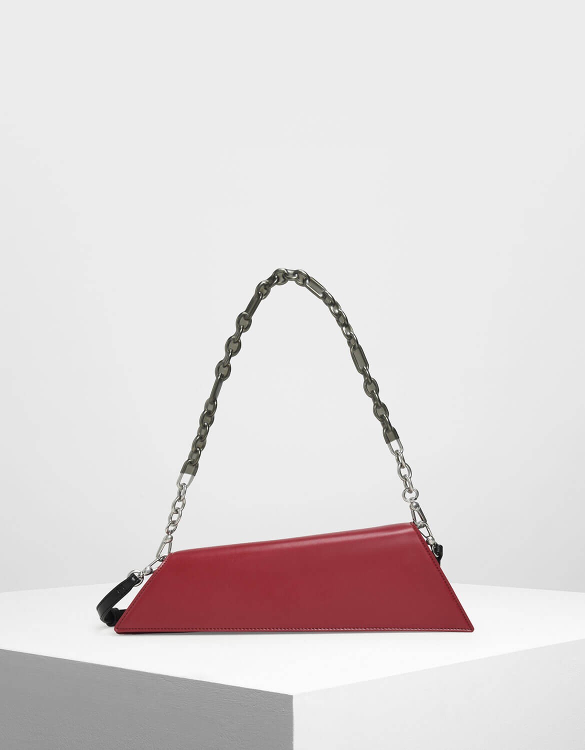 Tas Charles & Keith untuk merayakan hari Valentine.